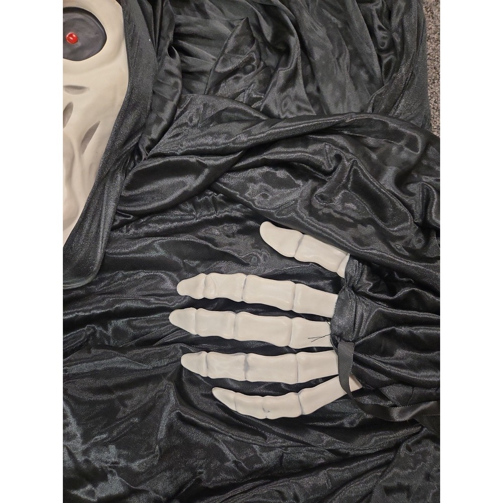 Hyde & Eek Flowing Hanging X-Large Ghoul 15' 8" Halloween Drape Decor - Picture 3 of 5